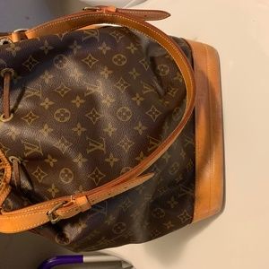 Louis Vuitton authentic bucket bag